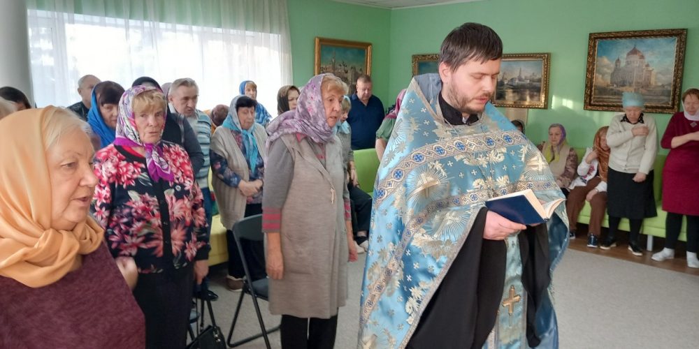 Молебен Пресвятой Богородице в реабилитационном центре Ясенки 4 декабря.