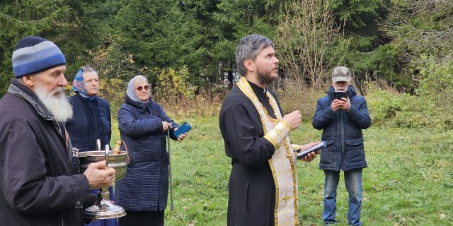 Освящение купола в Безобразово