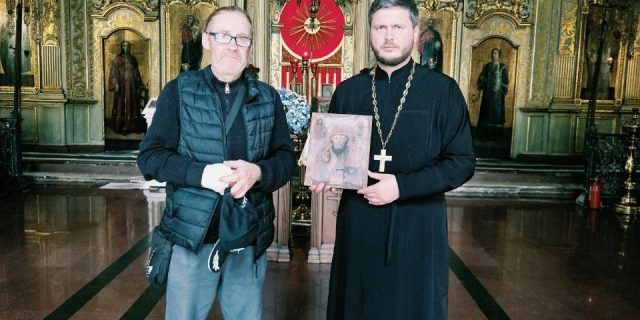 Поступление старинной иконы святителя Николая Чудотворца в храм Всемилостивого Спаса в Воронове
