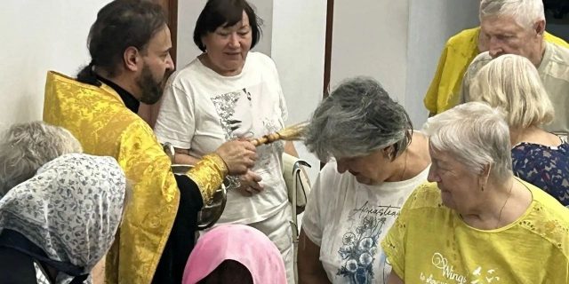 Священник из Воронова посетил реабилитационный центр «Ясенки».